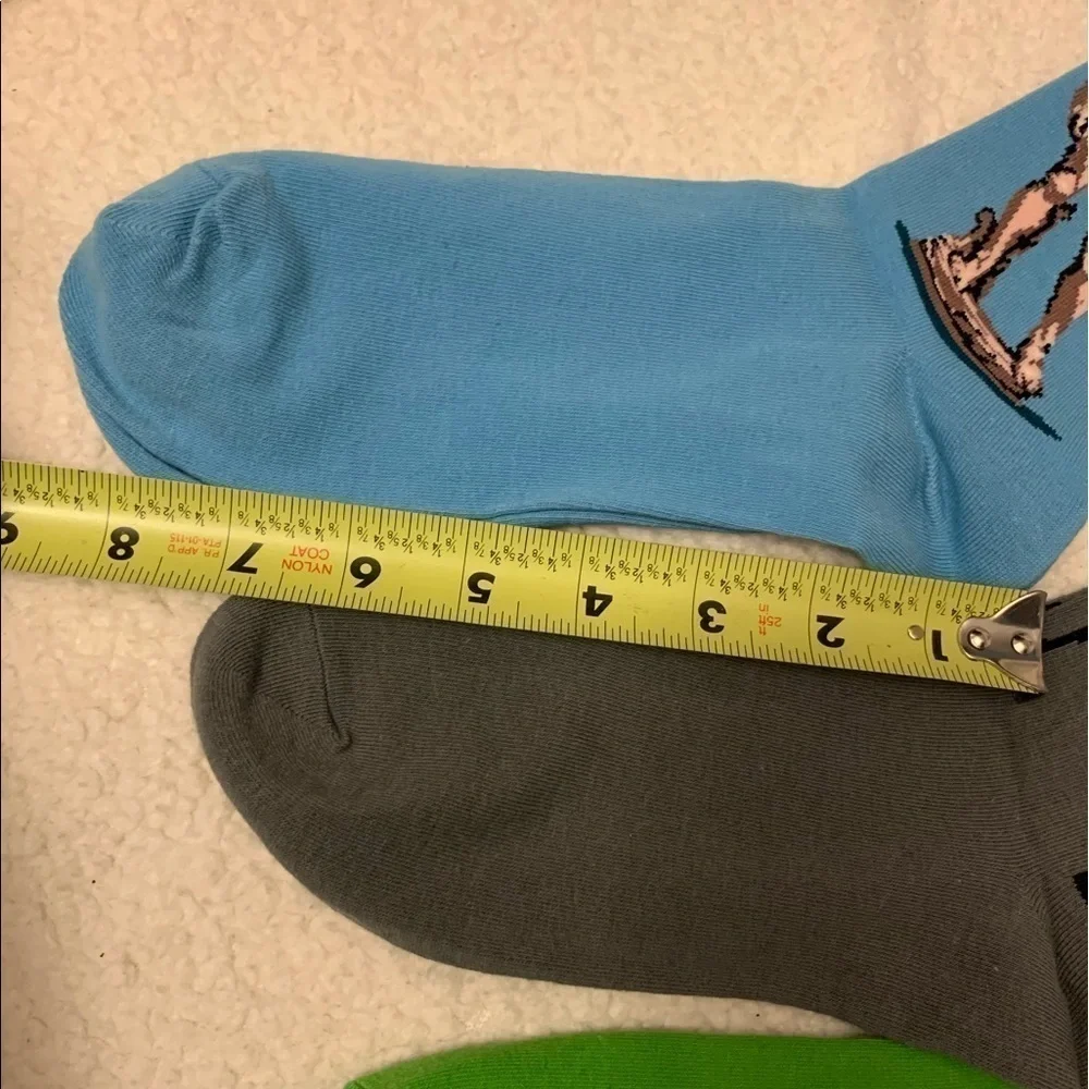 NWOT -Ladies socks (3 pairs)